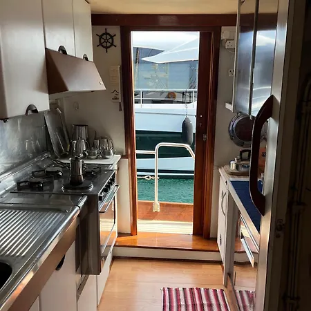 보트호텔 Sea Panther