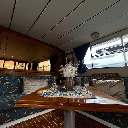 Sea Panther 船上ホテル