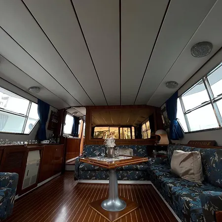 보트호텔 Sea Panther