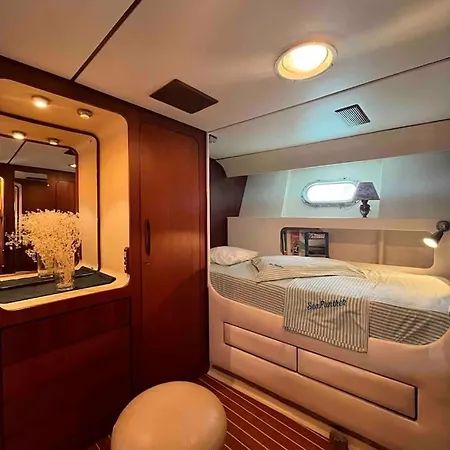 Ботель Sea Panther Gzira