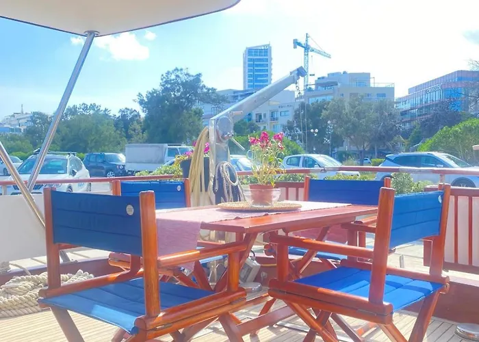 Botel Sea Panther Gzira